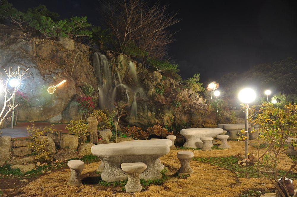 Palm Valley Resort Seogwipo Exterior foto