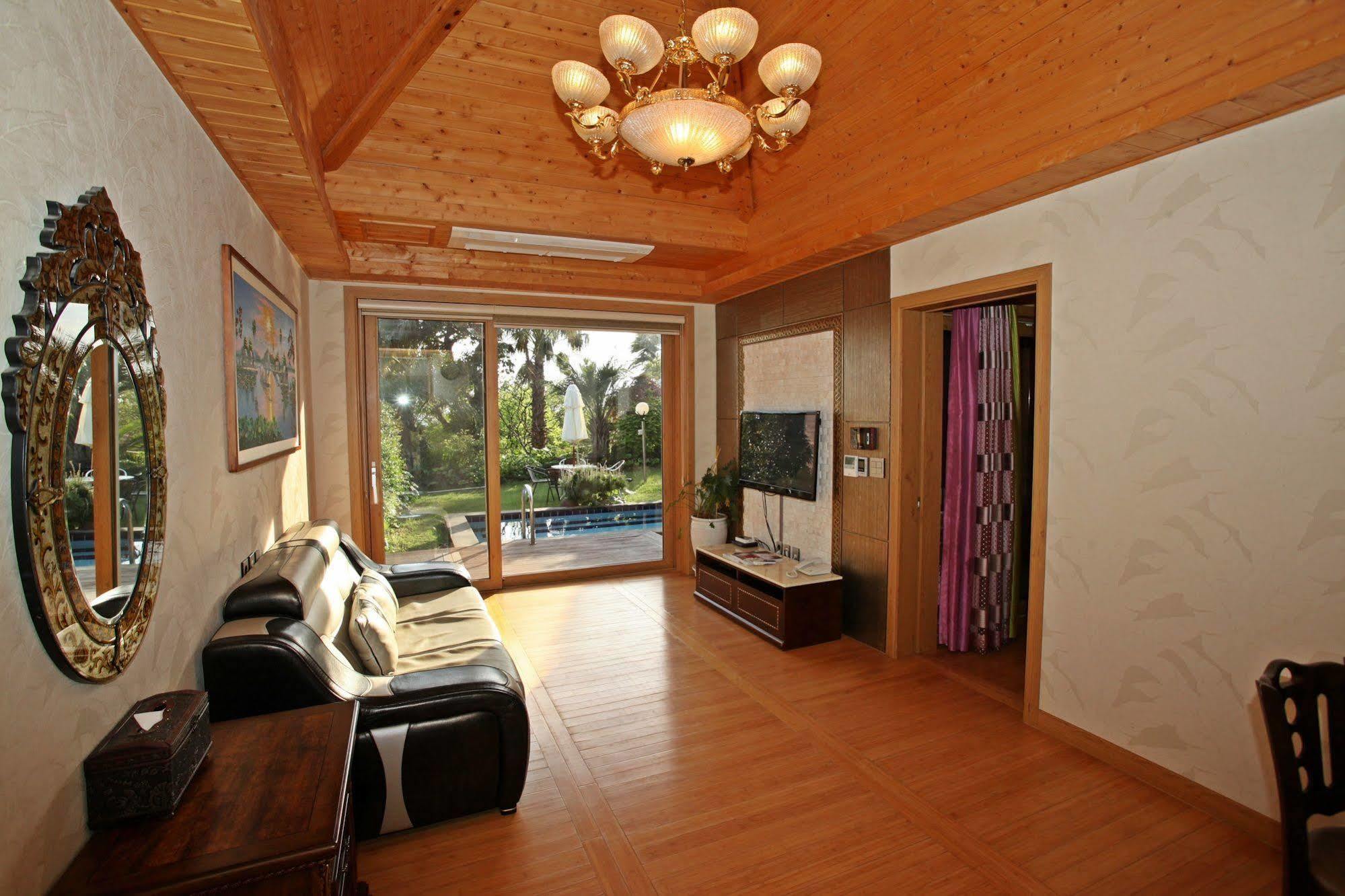 Palm Valley Resort Seogwipo Exterior foto