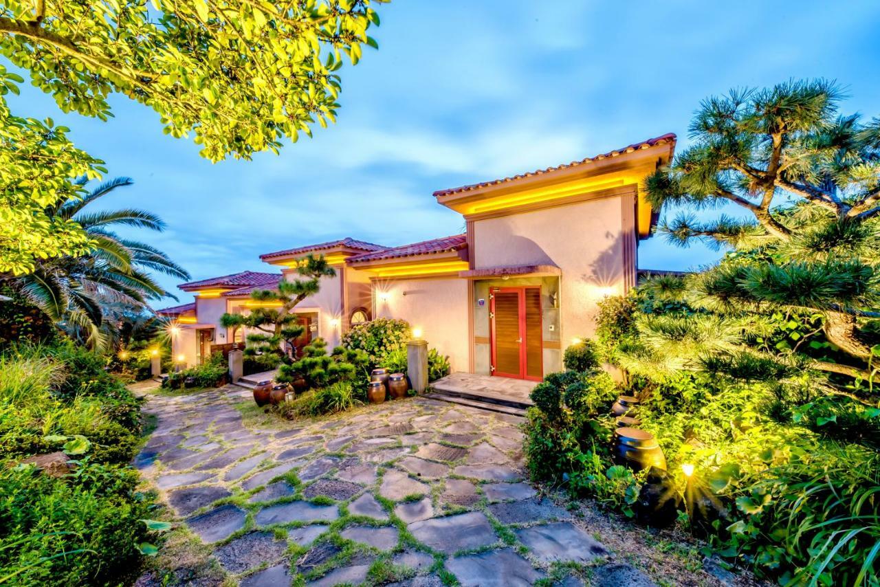 Palm Valley Resort Seogwipo Exterior foto